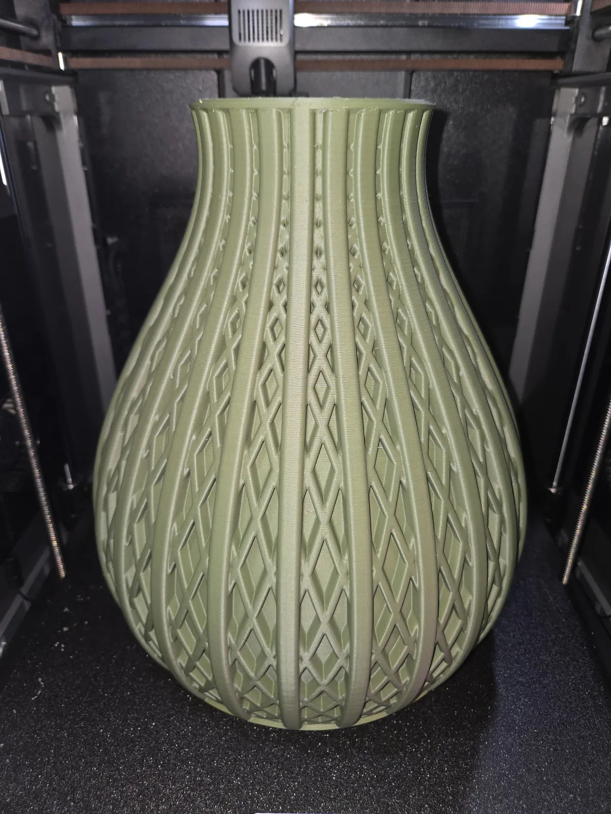 Perpetuo Vase, a real finished print photographed in our studio